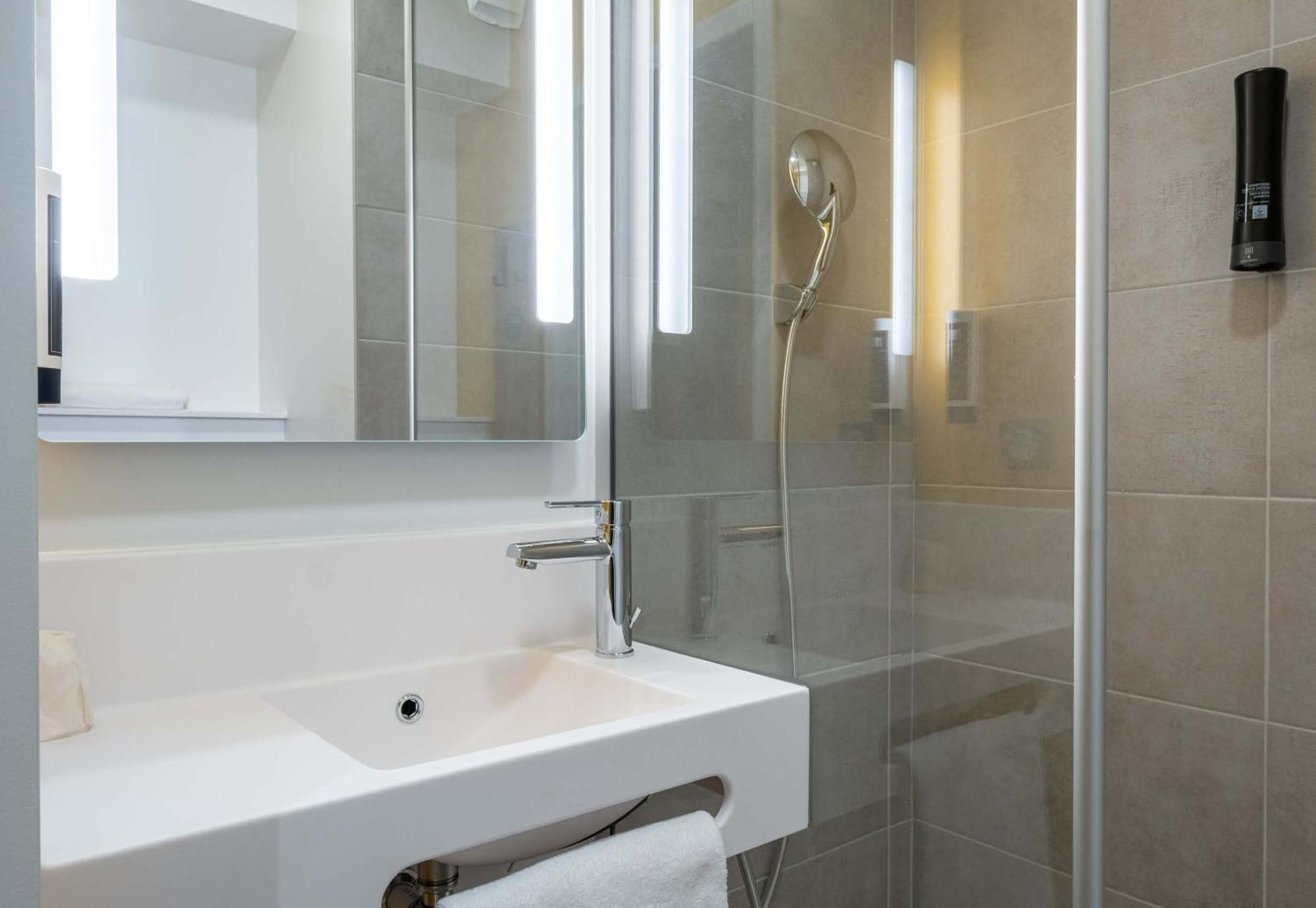B&B Hotel Cluses Sud المظهر الخارجي الصورة